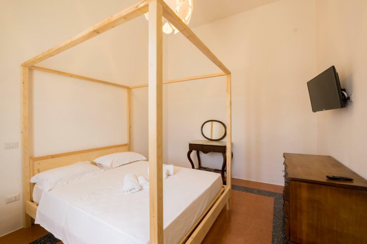 Palazzo Ashian Bed and Breakfast Acquarica del Capo Eksteriør billede