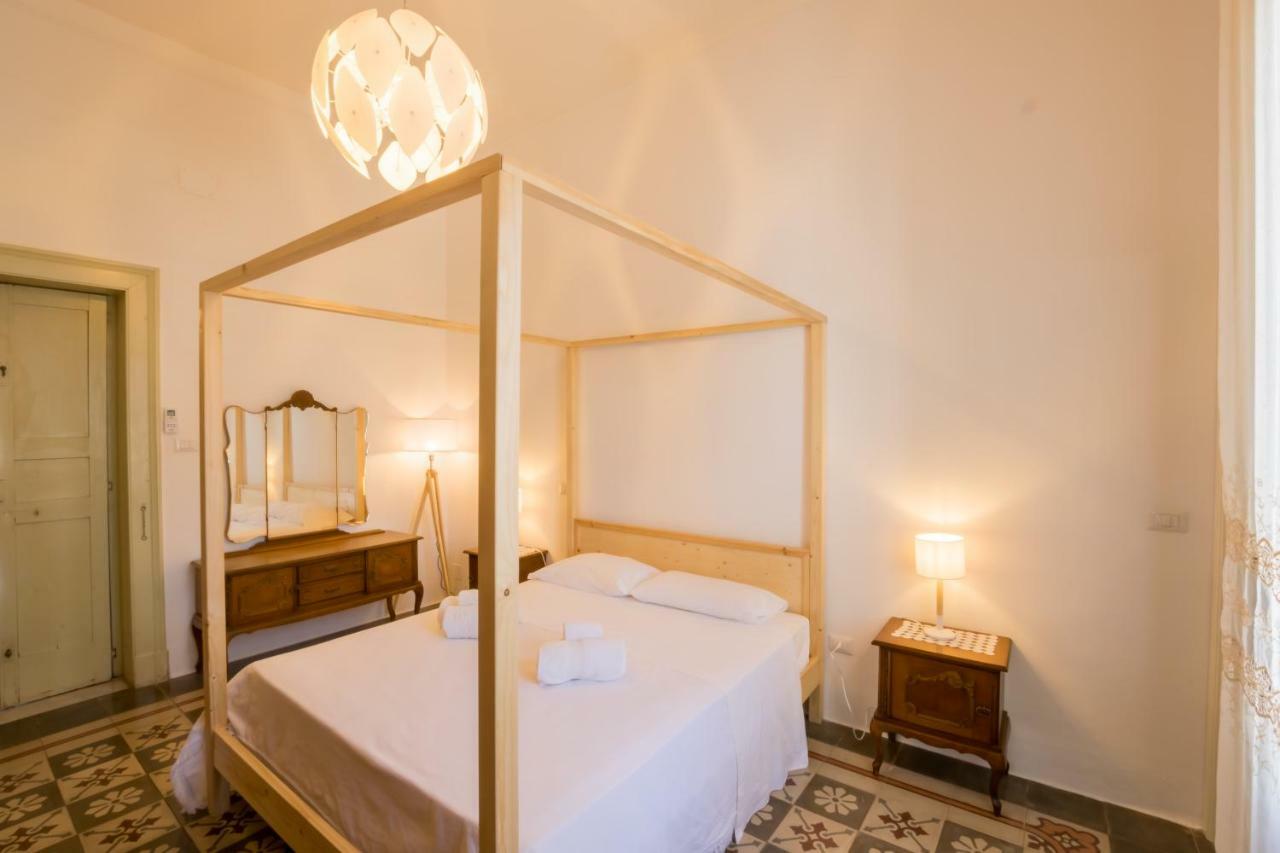 Palazzo Ashian Bed and Breakfast Acquarica del Capo Eksteriør billede