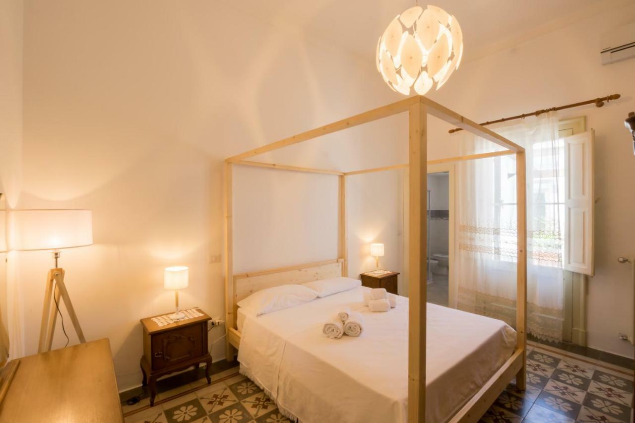 Palazzo Ashian Bed and Breakfast Acquarica del Capo Eksteriør billede