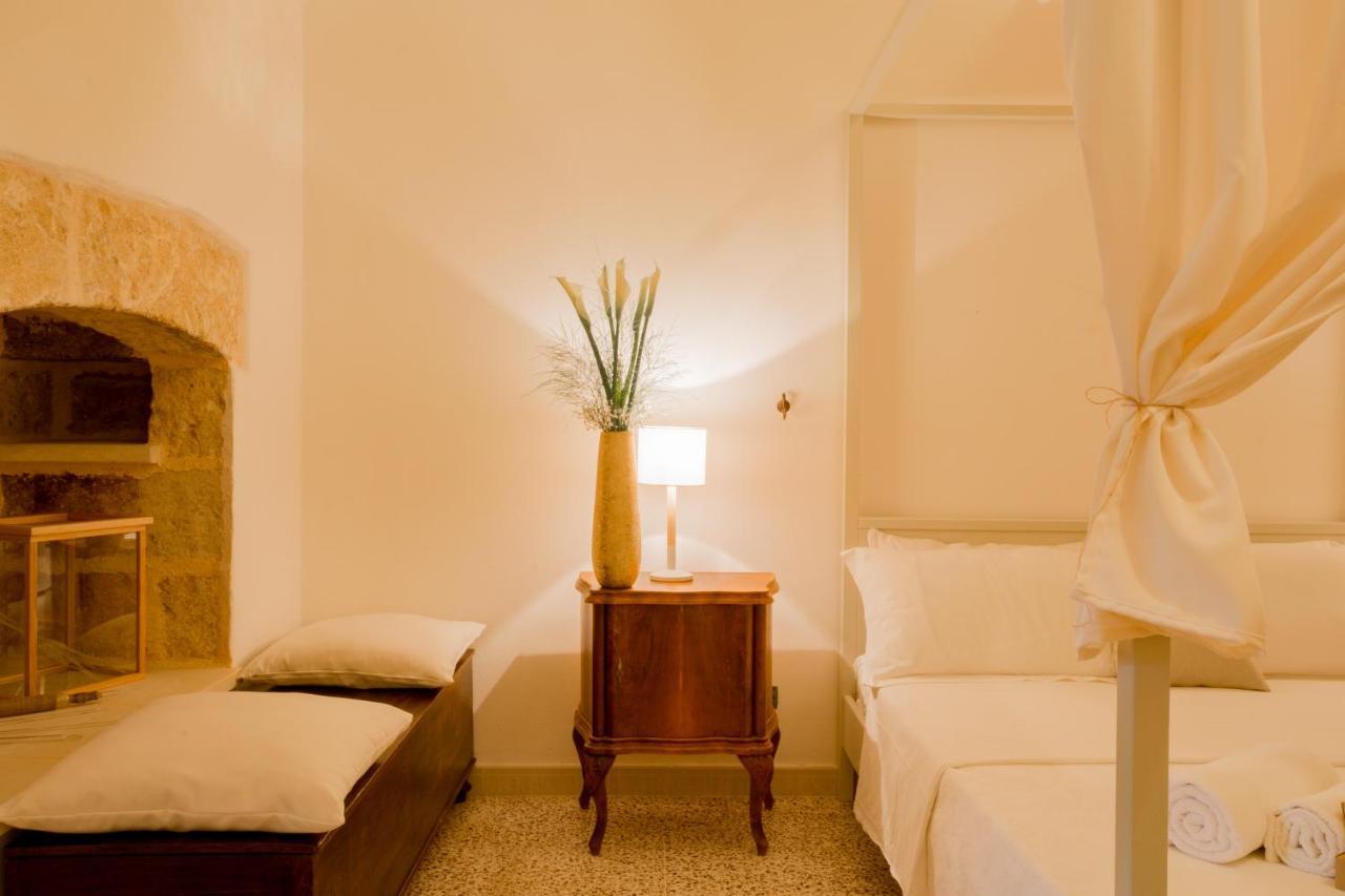 Palazzo Ashian Bed and Breakfast Acquarica del Capo Eksteriør billede
