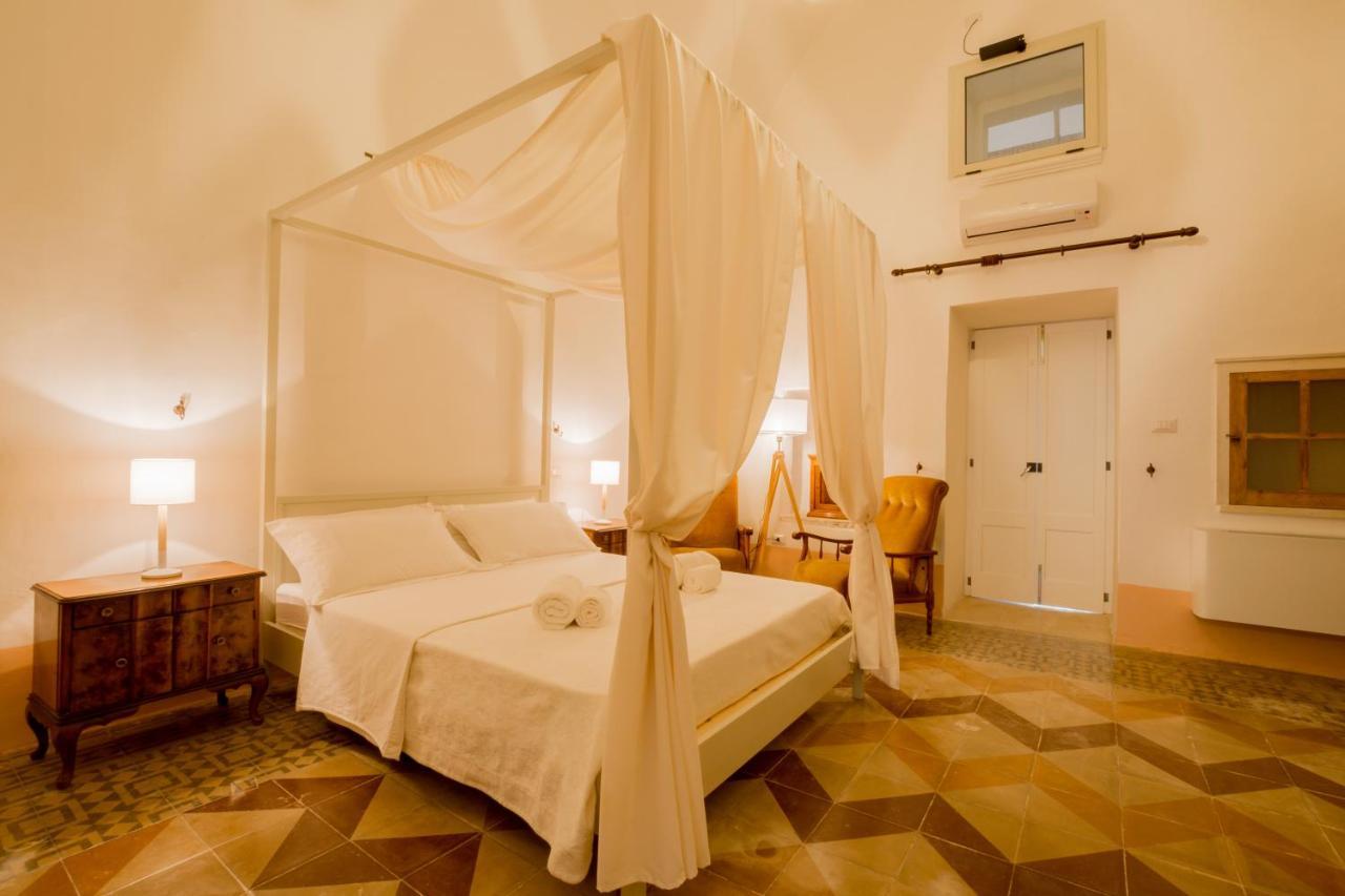 Palazzo Ashian Bed and Breakfast Acquarica del Capo Eksteriør billede