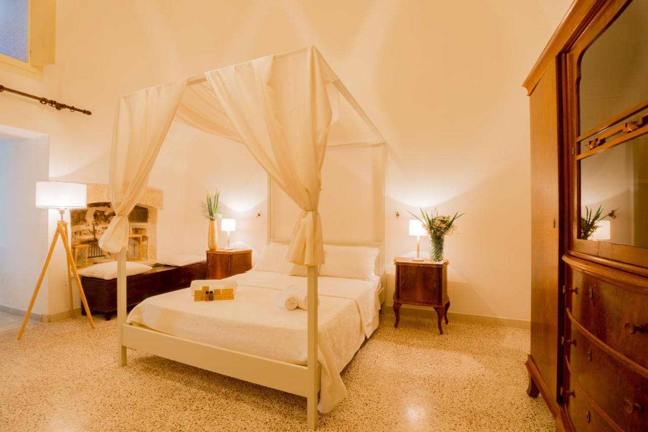 Palazzo Ashian Bed and Breakfast Acquarica del Capo Eksteriør billede